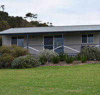 Tidal Dreaming Seaview Cottages - Accommodation in Bendigo