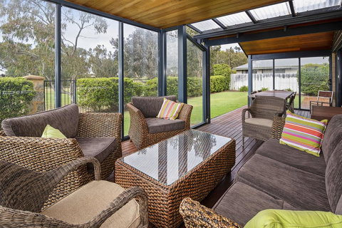 TRANQUILITY AT TROON - Accommodation in Bendigo 3