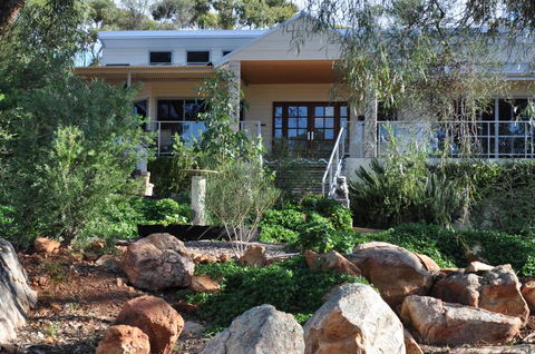 Tree Lodge - Accommodation in Bendigo 0