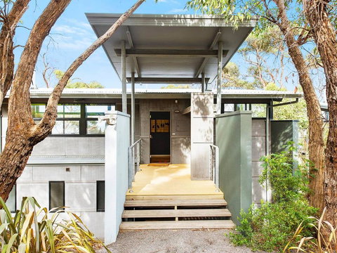 TREETOPS TERRACE 12 - A Luxury Skenes Creek Villa - Accommodation in Bendigo 1