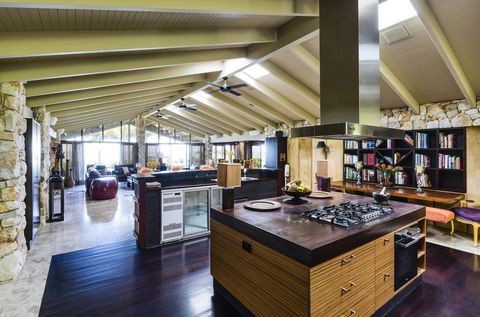 Trinity Beach Palace - Accommodation in Bendigo 2