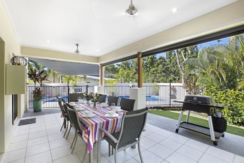Tropical Private Holiday House With Pool - Accommodation in Bendigo 3
