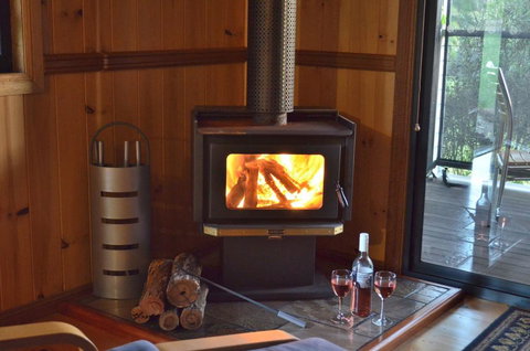 Tuckeroo Cottages & Gardens - Accommodation in Bendigo 2