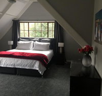 Tudor House - Large Family Home - Accommodation in Bendigo