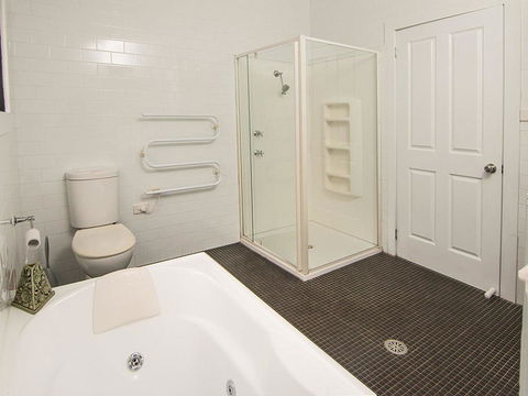 Tuppy's On The Lake - Accommodation in Bendigo 3