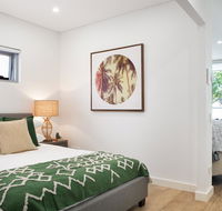 Ultra Modern Studio Suite with Balcony Near Shops - Accommodation in Bendigo