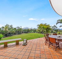 Unrivaled Ocean and City views from Resort Style 3bed with Garden - Accommodation in Bendigo