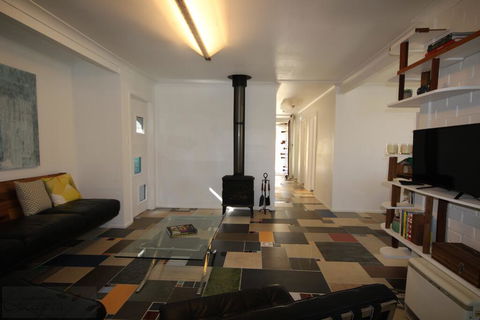 Up-cycle House Blackheath - Accommodation in Bendigo 1
