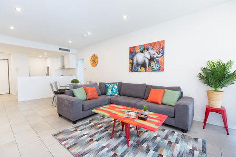Urban Jungle! Executive Apartment In Heart Of CBD - Accommodation in Bendigo 0