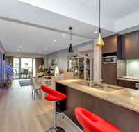 Venetian Canal Apartment-Close to Beaches and Marina - Accommodation in Bendigo
