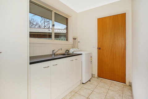 Valley View Townhouse - On The RAIL TRAIL - Accommodation in Bendigo 2