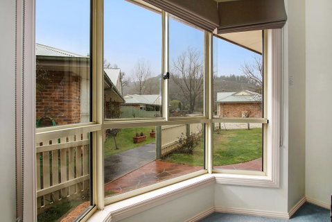 Valley View Townhouse - On The RAIL TRAIL - Accommodation in Bendigo 3