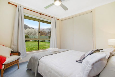Valley View Townhouse - On The RAIL TRAIL - Accommodation in Bendigo 1