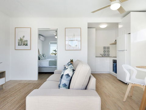 Ventura Beach Motel - 1 Bedroom Unit 8 - Accommodation in Bendigo 0