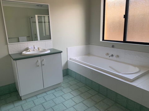 Views On Spencer - Accommodation in Bendigo 2