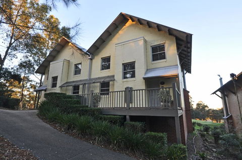 Villa 4br Vignerons Lodge Resort Condo Located Within Cypress Lakes Resort (nothing Is More Central) - Accommodation in Bendigo 1