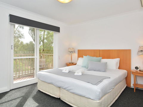 Villa 3br Tranquility Resort Condo Located Within Cypress Lakes Resort (nothing Is More Central) - Accommodation in Bendigo 1