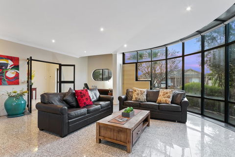 Villa De Marseilles - Melbourne - Accommodation in Bendigo 0