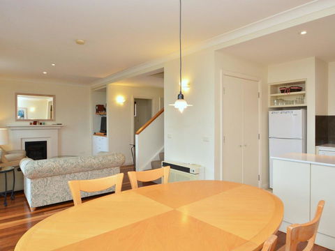 Villa Executive 2br Rose Resort Condo Located Within Cypress Lakes Resort (nothing Is More Central) - Accommodation in Bendigo 3