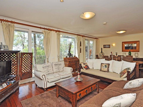 Villa Joie De Vie Located Within Cypress Lakes - Accommodation in Bendigo 0