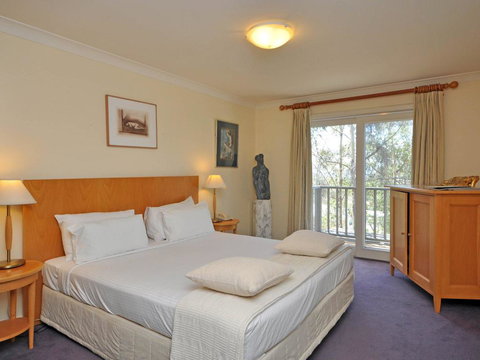 Villa Joie De Vie Located Within Cypress Lakes - Accommodation in Bendigo 1