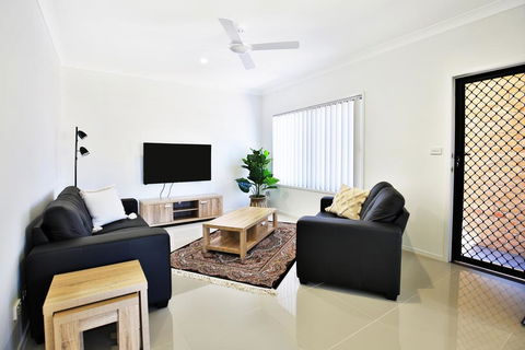 Villa Mare @ Culburra - 4 Mins To Beach - Accommodation in Bendigo 0