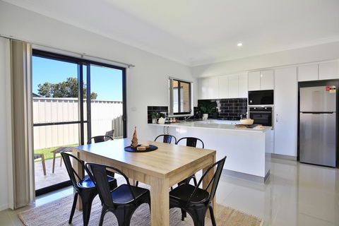Villa Mare @ Culburra - 4 Mins To Beach - Accommodation in Bendigo 2