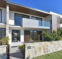 Villa Positano Waterside at Trinity Point - Accommodation in Bendigo
