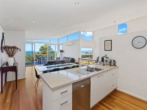 VILLA SARINA - Beautiful Villa In Skenes Creek - Accommodation in Bendigo 2