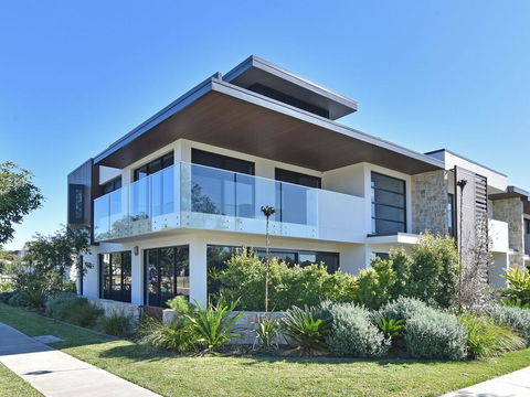 Villa Sorrento Waterside At Trinity Point - Accommodation in Bendigo 0