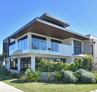 Villa Sorrento Waterside at Trinity Point - Accommodation in Bendigo