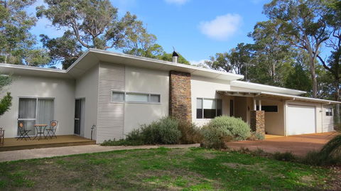Vintners - More Space For You To Enjoy! - Accommodation in Bendigo 0