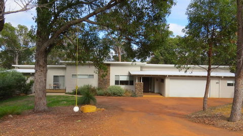 Vintners - More Space For You To Enjoy! - Accommodation in Bendigo 2