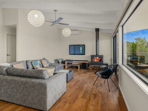 Waikiki Views - Accommodation in Bendigo 2
