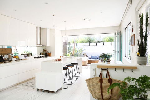 Walk To Beach From This Stylish Bronte Oasis W AC, Wifi And Free Parking - Accommodation in Bendigo 1