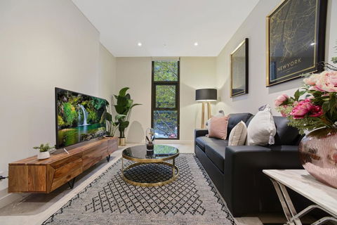 Walking To Darling Harbour, ICC,QVB, Shopping Mall - Accommodation in Bendigo 0