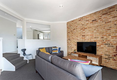 Wallawa Road 2/35A - Accommodation in Bendigo 3