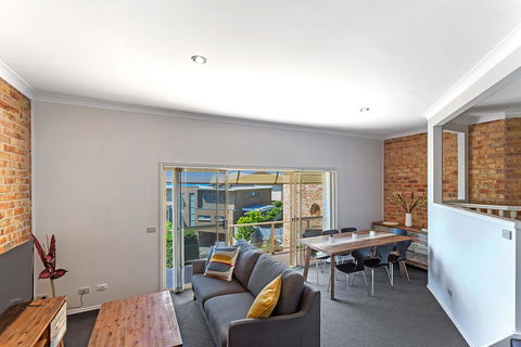 Wallawa Road 2/35A - Accommodation in Bendigo 1
