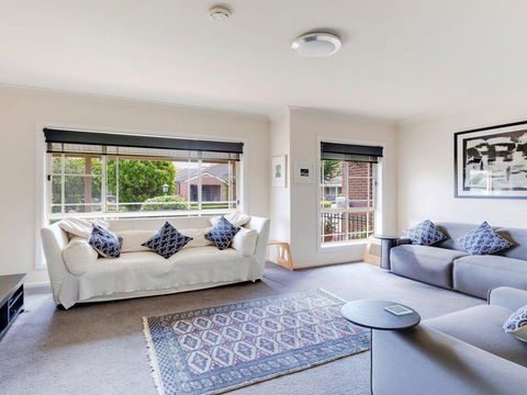Walling-Clifton Gardens - Backing Onto Golf Course - Accommodation in Bendigo 0