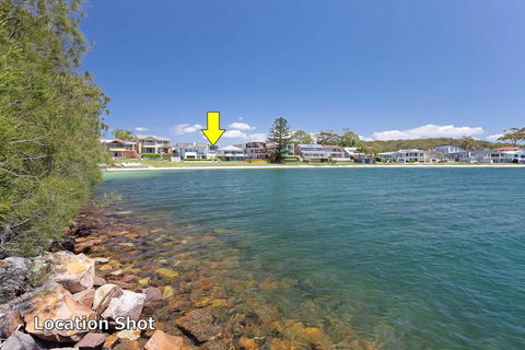 Wanda Waterfront Retreat - Beautiful Beach House - Accommodation in Bendigo 0