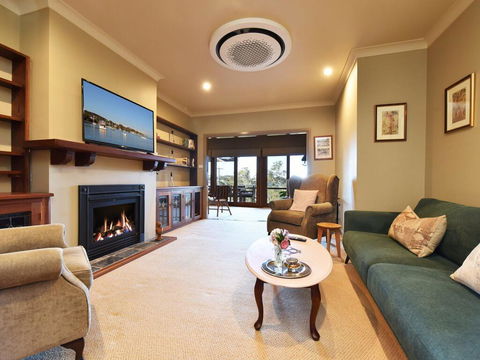 Wangi Waterfront Delight 4br Waterfront Reserve Home - Accommodation in Bendigo 0