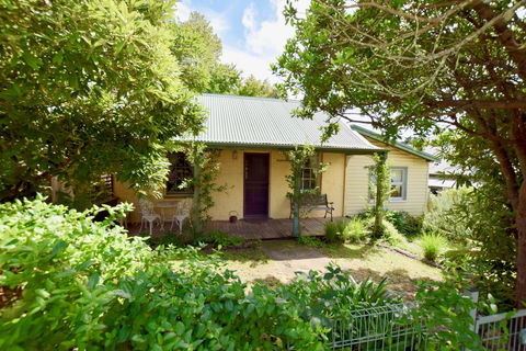 Waragil Cottage - Original Settler's Home - Accommodation in Bendigo 0