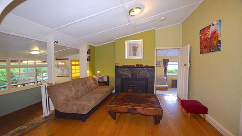 Waragil Cottage - Original Settler's Home - Accommodation in Bendigo 3