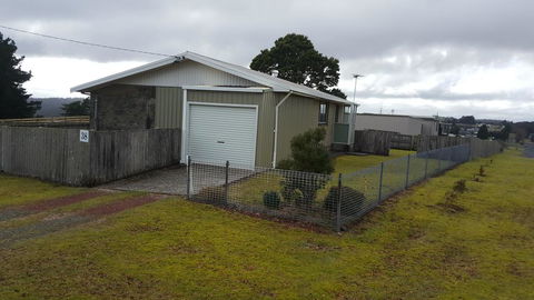 Waratah Falls Holiday Unit - Accommodation in Bendigo 3