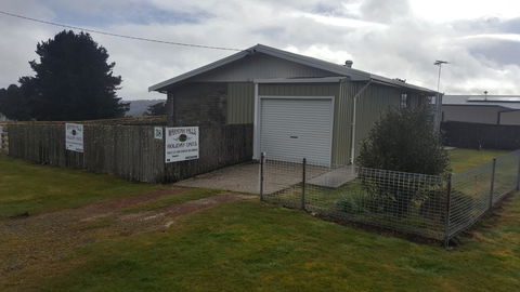 Waratah Falls Holiday Unit - Accommodation in Bendigo 0