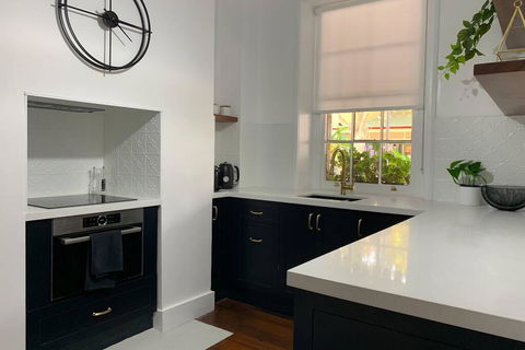 Warders Cottage: Iconic Cottage In The Heart Of Freo - Accommodation in Bendigo 3