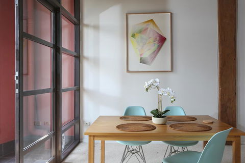 Warehouse Apartment With Balcony In Trendy Area - Accommodation in Bendigo 1