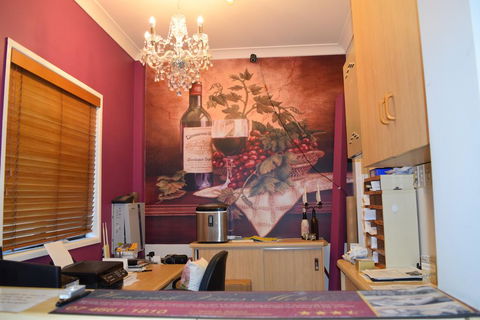 Warwick Vines Motel - Accommodation in Bendigo 2