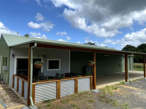 Waterfall Unit Farm Stay - Accommodation in Bendigo 0