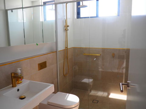 Waterfront Quiet Room - Accommodation in Bendigo 2